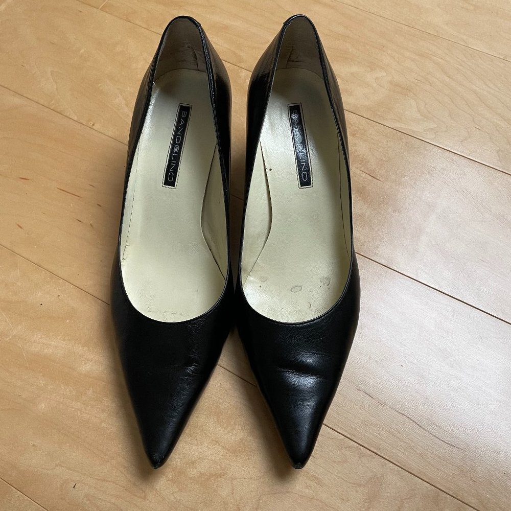 Banana Republic Black Leather Pump